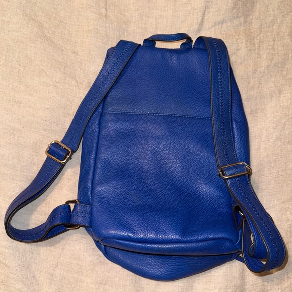 copycat lululemon belt bag This Everywhere dupe is in stock and half the cost on Amazon Multi-Day Pack Colour:Navy/Tan Multi-Compartment College Style Nylon